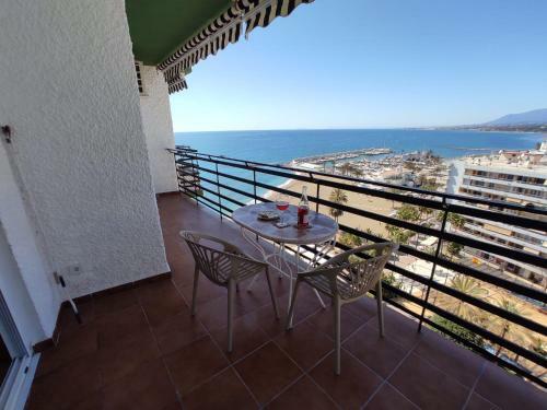 Apartamento En Primera L�nea De Playa A - Marbella Centro