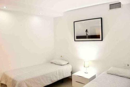 Large Modern Beach Front Apartment, Rooftop Pool!!