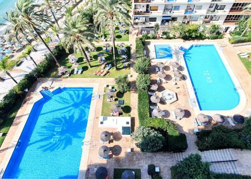 Apartamento Skol 329 ? Spacious Beachfront Studio With Sea Views