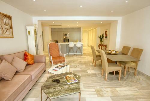 Apartamento Playas Del Duque, Puerto Banus, Golf .playa Y Compras