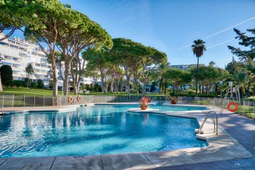 Apartamento Playas Del Duque, Puerto Banus, Golf .playa Y Compras