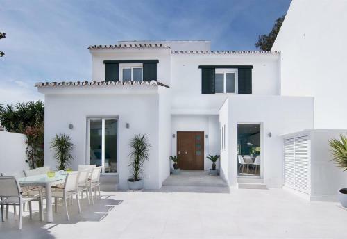 Holiday Villa For Rent In Marbella