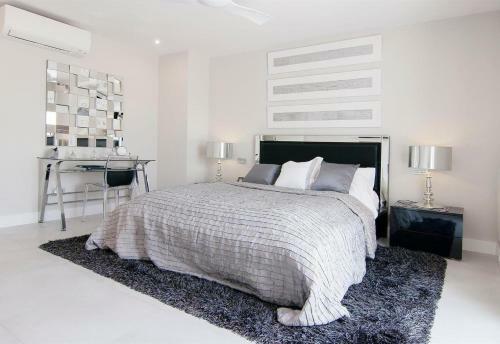 Holiday Villa For Rent In Marbella