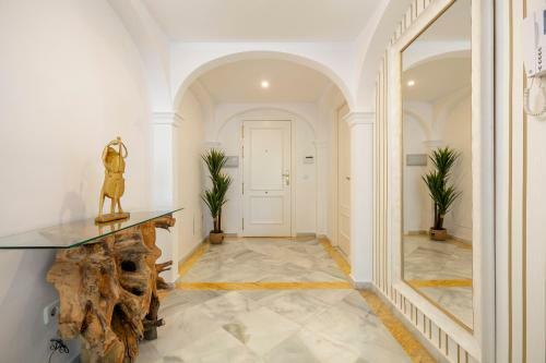 Stunning 2 Bedroom Apartment Magna Marbella Rdr259