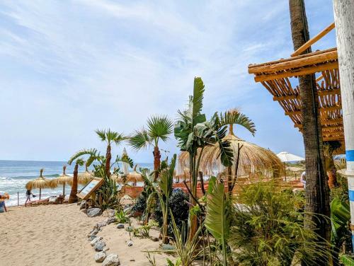 Marbella - Playa Alicate 2br Holiday Apartment