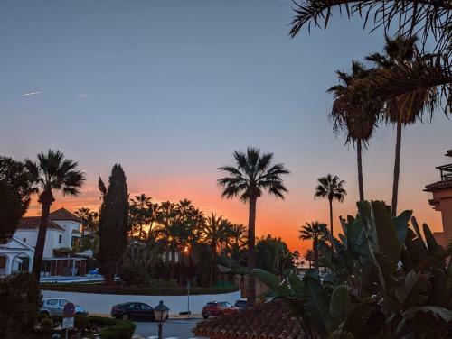 Marbella - Playa Alicate 2br Holiday Apartment
