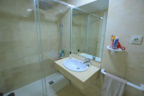 Marbella - Playa Alicate 2br Holiday Apartment