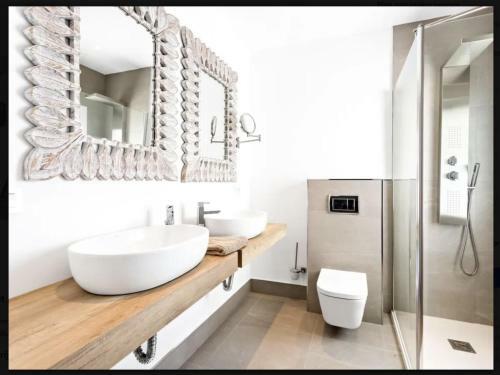 Puerto Banus Luxury Apartment Located In Harbor