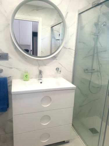 Precioso Estudio Con Piscina A 200m Del Mar