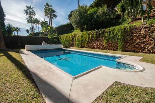 Stunning Villa With Private Pool In Elviria Next To Golf Course
