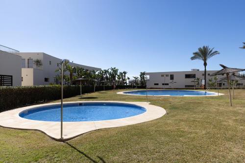 Apartamento Modern, Elite Hillside Home W/sea & Mountain Views