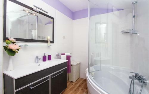 Holiday Home Suzan Bb V