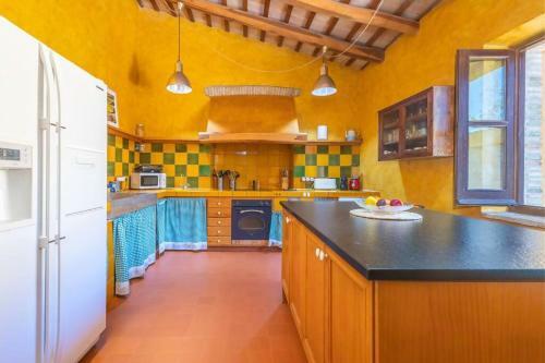 Mas�a Con Piscina En Costa Brava