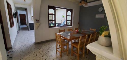 Ubicaci�n Excelente, Casa Amplia En Laureles