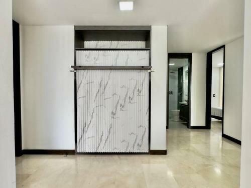 Apartamento 202 Family Haven In El Poblado: Spacious & Charming