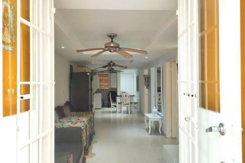 Apartamento Cozy Apto With AC And Washer Inside The Walls