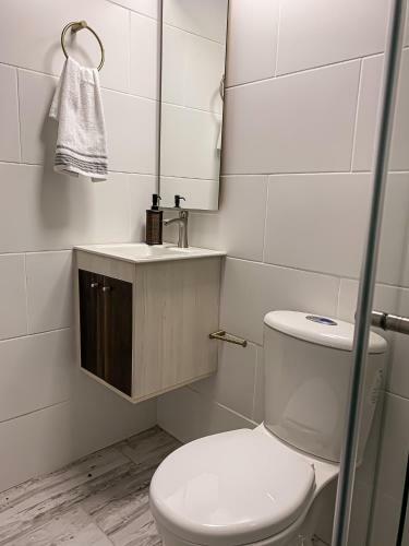 Apartamento Acogedor Y Central En Laureles