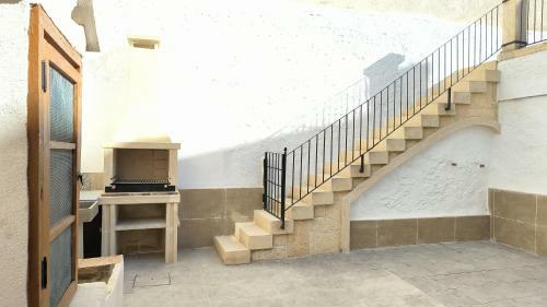 Casa De Pueblo Con Patio Y Barbacoa