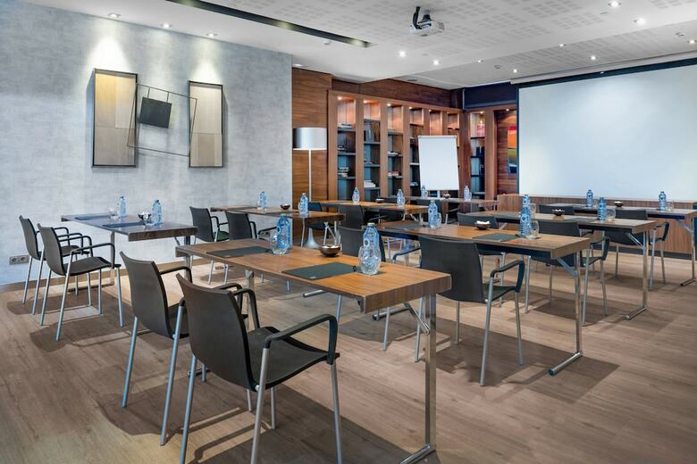 AC Hotel Victoria Suites By Marriott