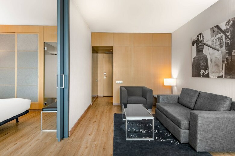 AC Hotel Victoria Suites By Marriott