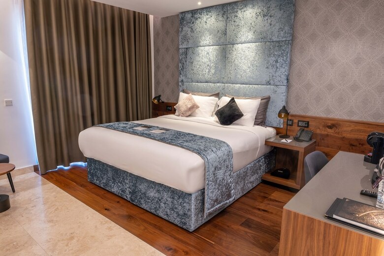 Hotel The Village Boutique And Spa