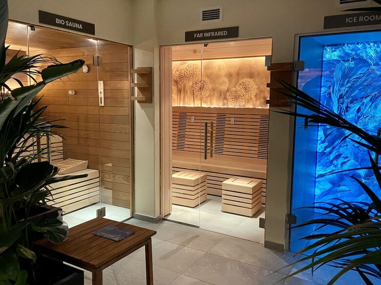 Hotel The Village Boutique And Spa