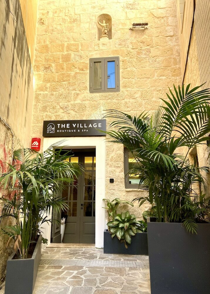 Hotel The Village Boutique And Spa