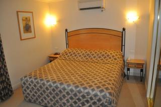 Metropole Hotel Apartments