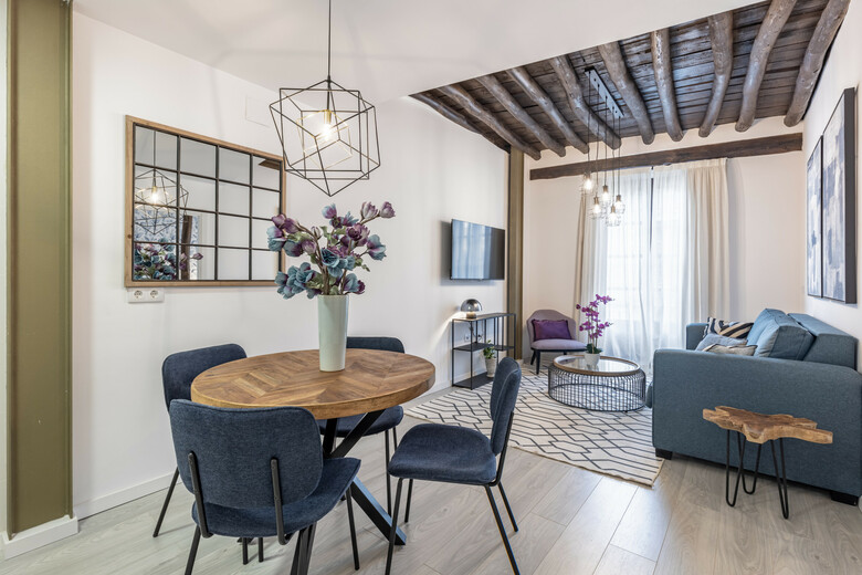 Apartamentos Puerta Elvira Suites 3000
