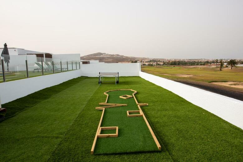 Villa Ereza White Homes