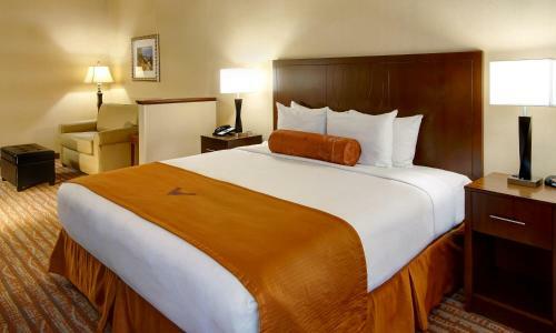 Hotel Phoenix Inn Suites Salem