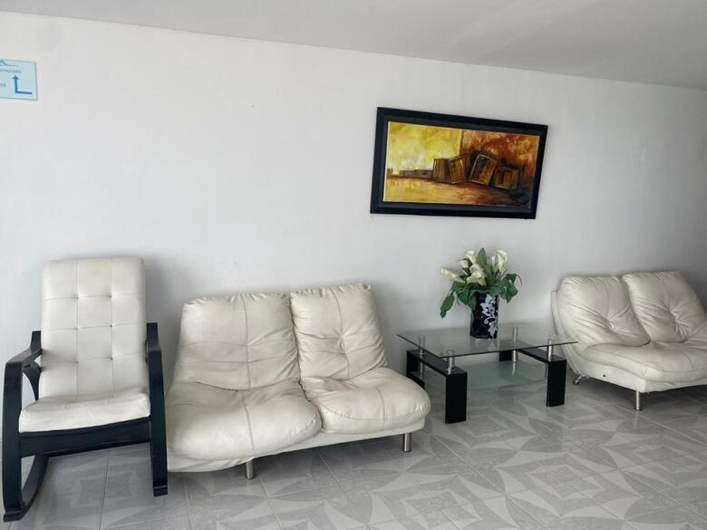 Hotel Olas Marinas Inn
