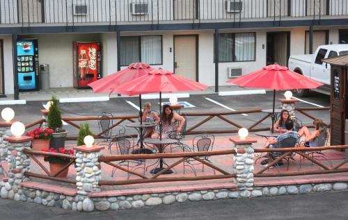 Hotel Gateway Inn And Suites
