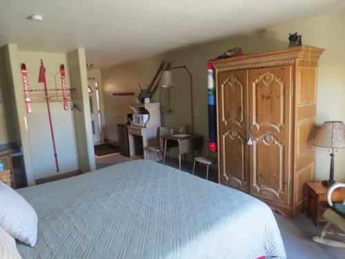 Mountain Motel