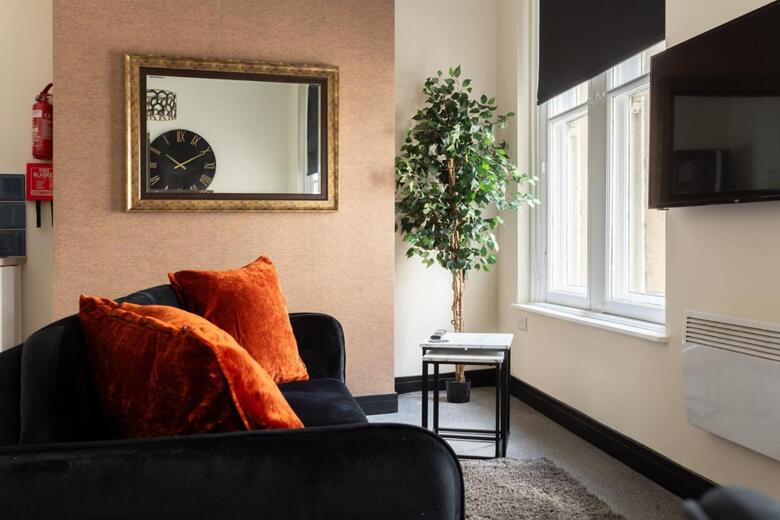 Crown Street Aparthotel