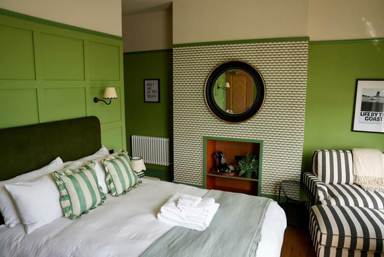 The London & Paris Hotel