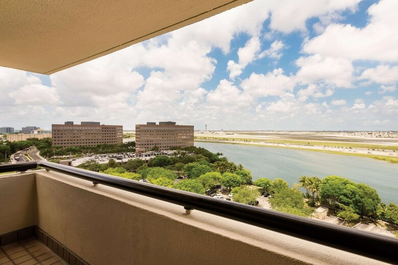 Hotel Hilton Miami Airport Blue Lagoon