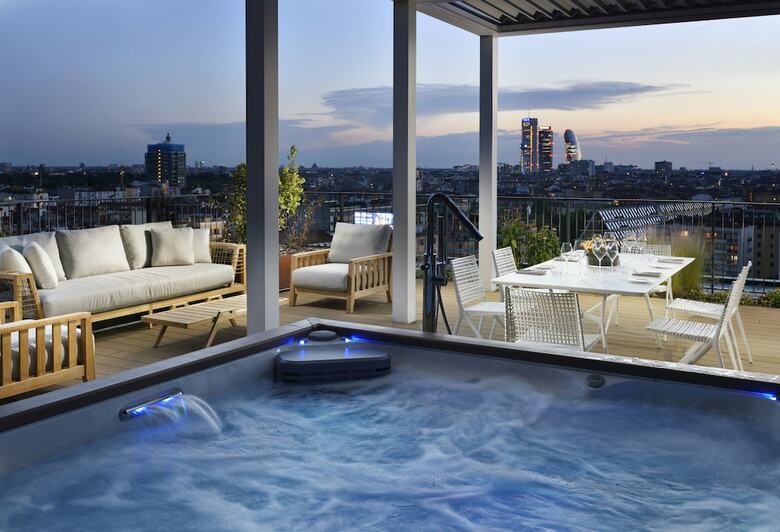 Hotel Milano Verticale | UNA Esperienze