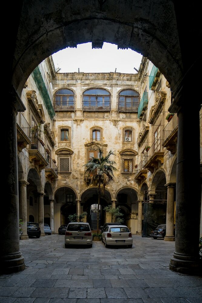 Ballar� Hotel