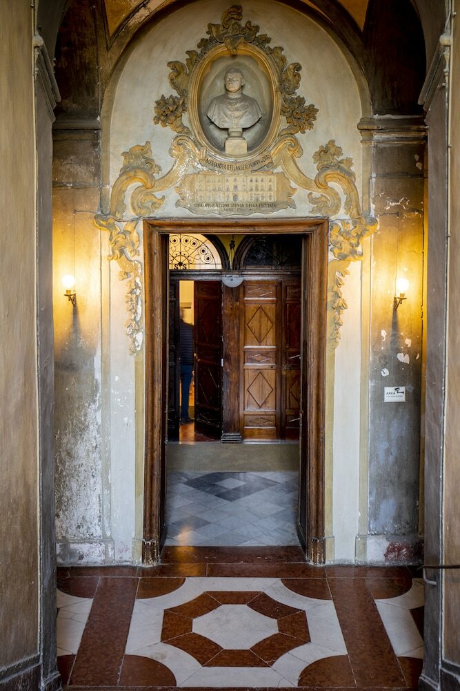 Ballar� Hotel
