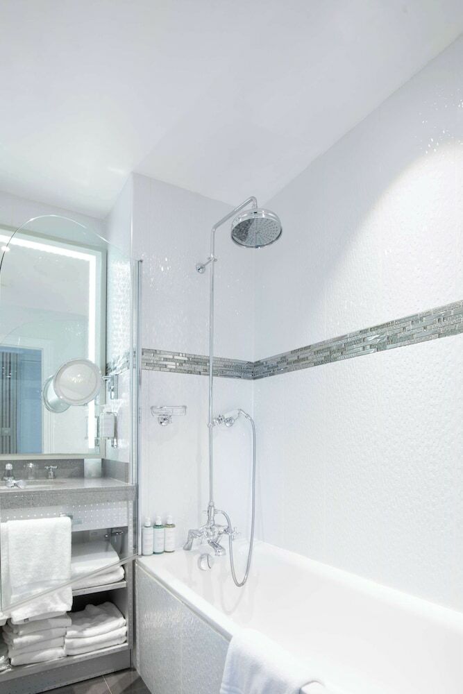 Hotel Maison Astor Paris, Curio Collection By Hilton