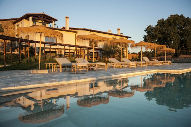 Hotel H�bitat Cigue�a Negra