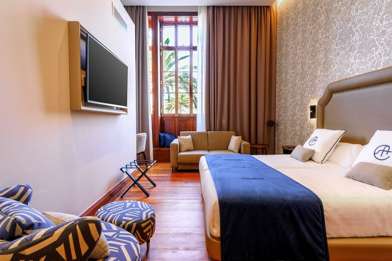 Boutique Hotel Cordial Plaza Mayor De Santa Ana