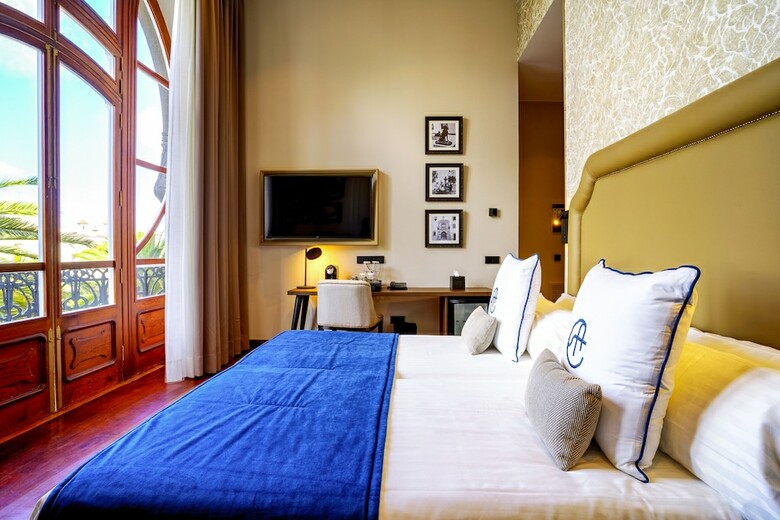 Boutique Hotel Cordial Plaza Mayor De Santa Ana
