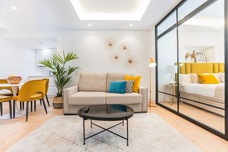 Hotel Debamb� Suites