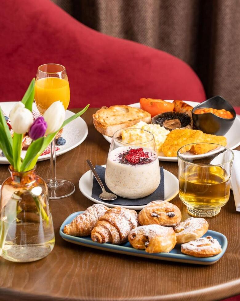 Hotel The Gantry London, Curio Collection By Hilton