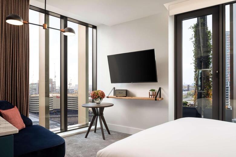 Hotel The Gantry London, Curio Collection By Hilton