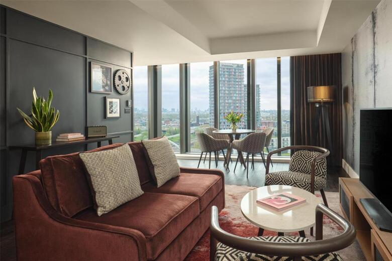 Hotel The Gantry London, Curio Collection By Hilton