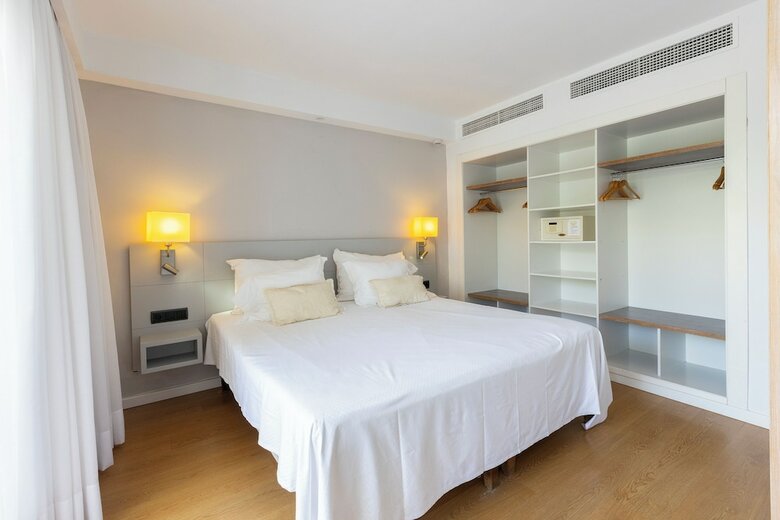 Aparthotel Hipotels Apartamentos Cala Bona