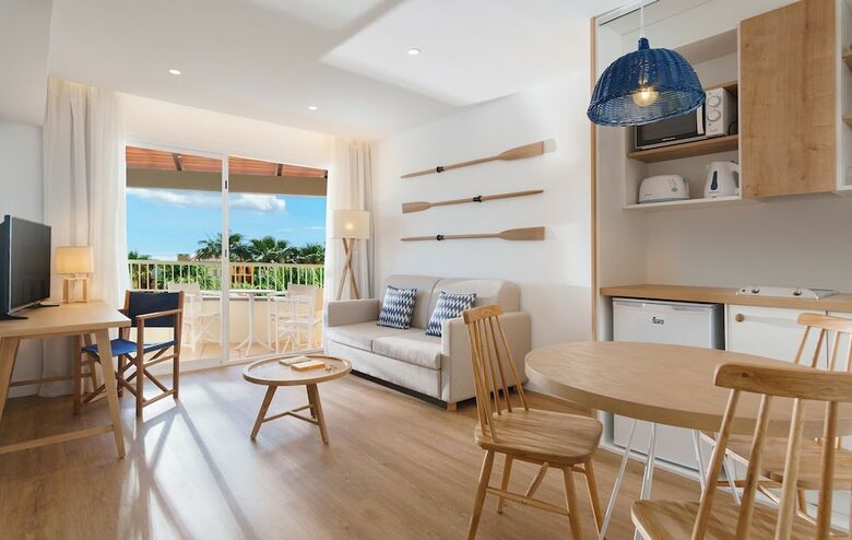 Aparthotel Club Del Sol Resort & Spa